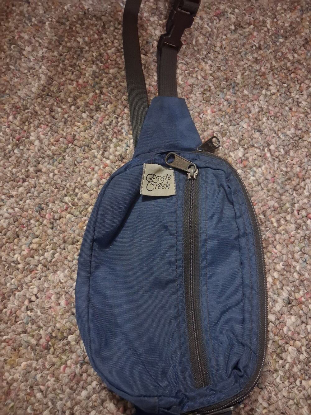 Vintage Eagle Creek waist pack Blue Nylon .